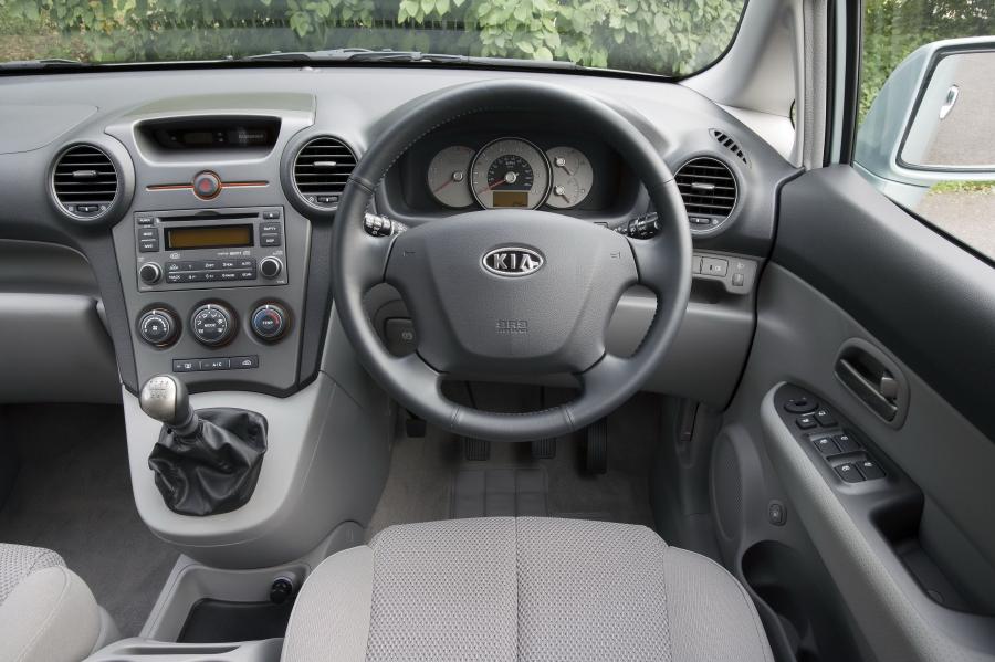  Kia Carens 2007 года  (фото 11 из 46)